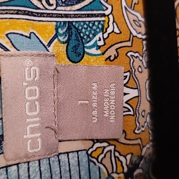 Chico’s Travelers 1/M Tunic Length Blue /Grey Pattern Top Stretchy - Picture 2 of 5